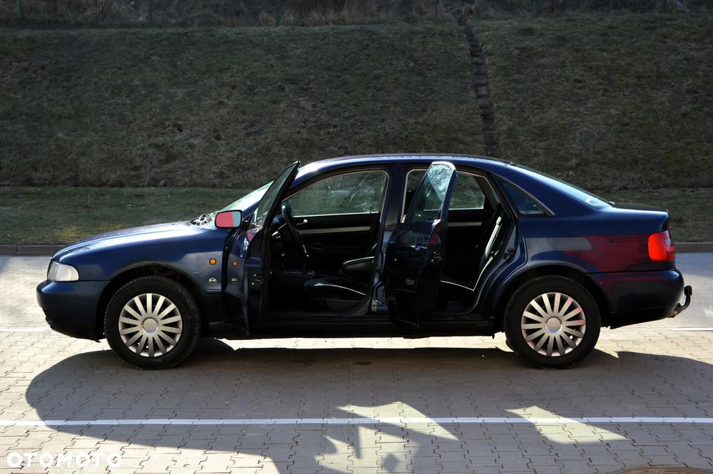 Audi A4 Limousine - 28