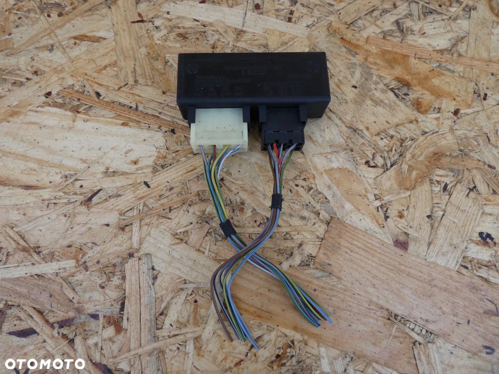 BMW E24 MODUŁ SWIATEŁ  1375909 - 2