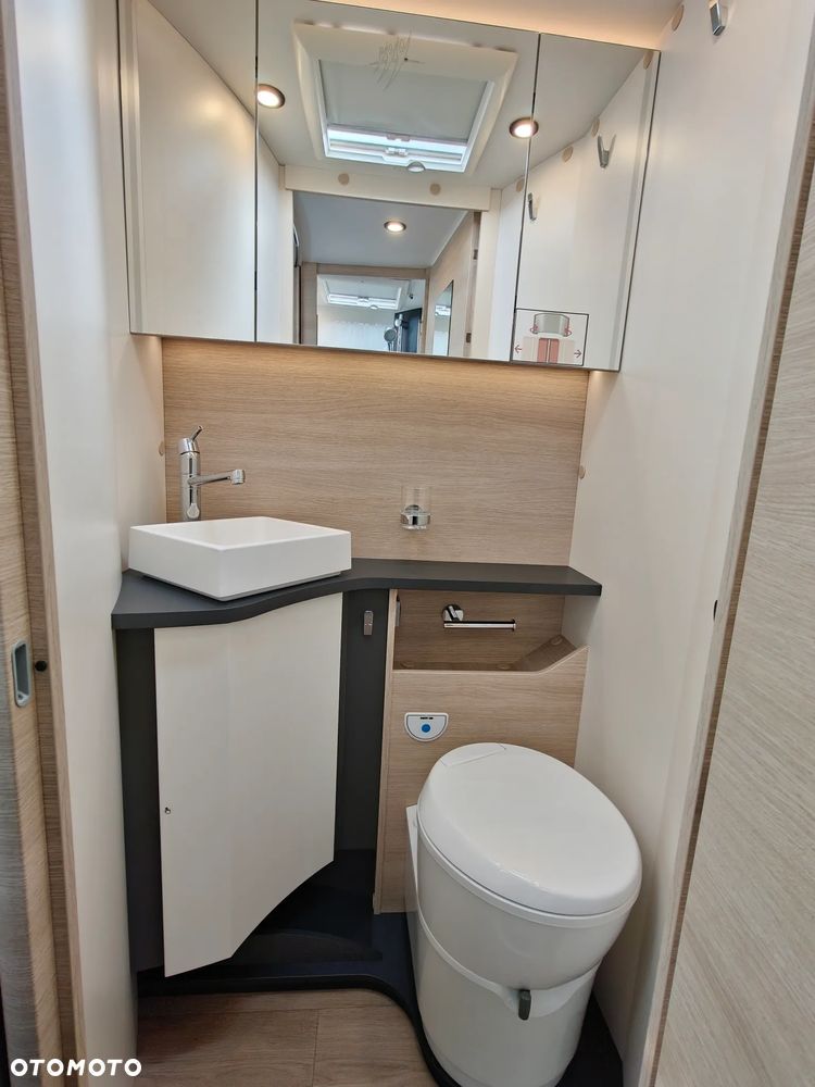 Rapido 666F  OD RĘKI - EKSKLUZYWNY KAMPER BOGATO WYPOSAŻONY - 16