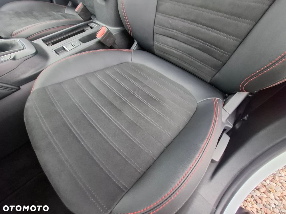 Ford Kuga - 11