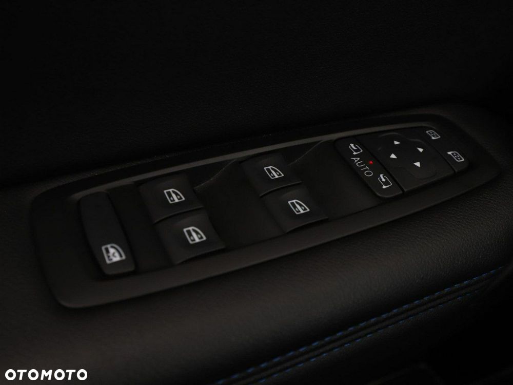 Renault Megane ENERGY TCe 205 EDC GT - 40