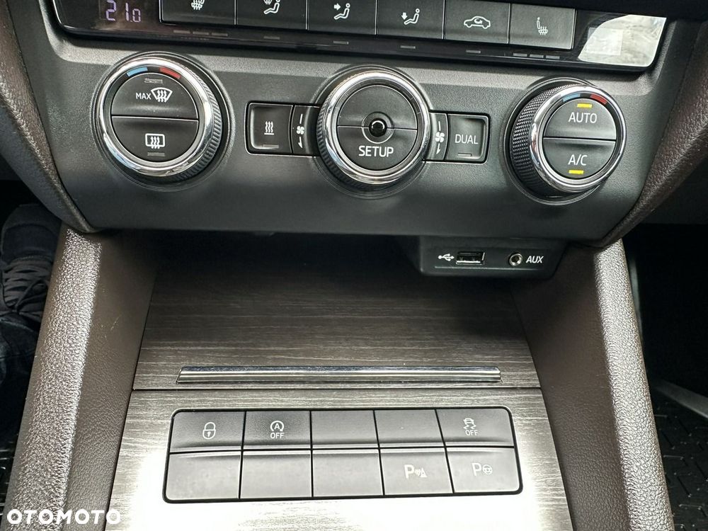 Skoda Octavia 2.0 TDI 4x4 DSG Scout - 25