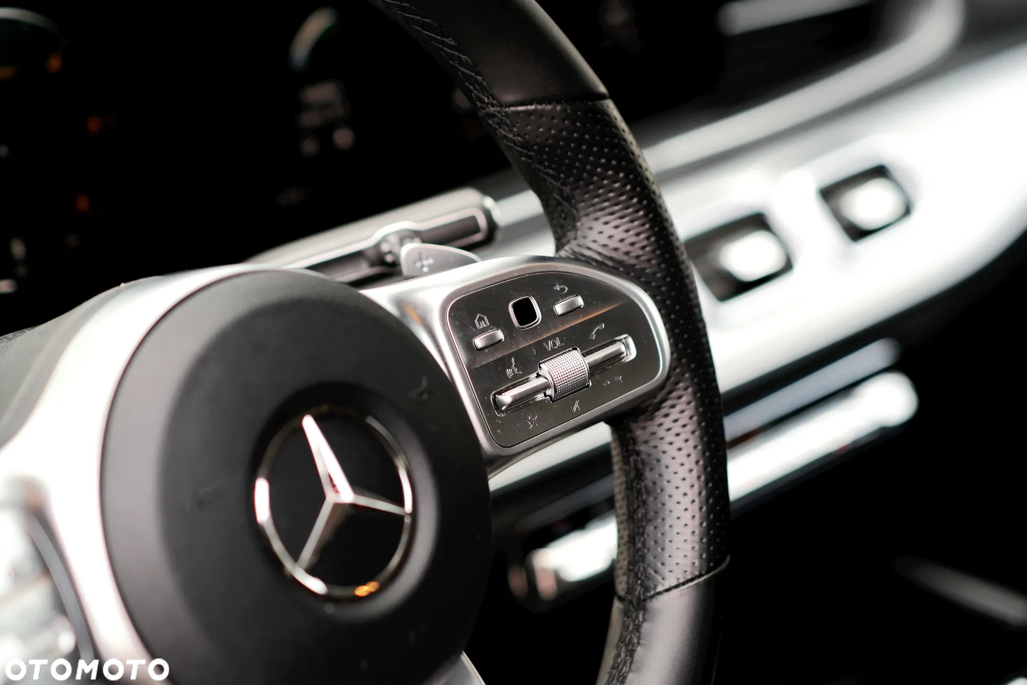 Mercedes-Benz GLE 300 d 4-Matic - 14