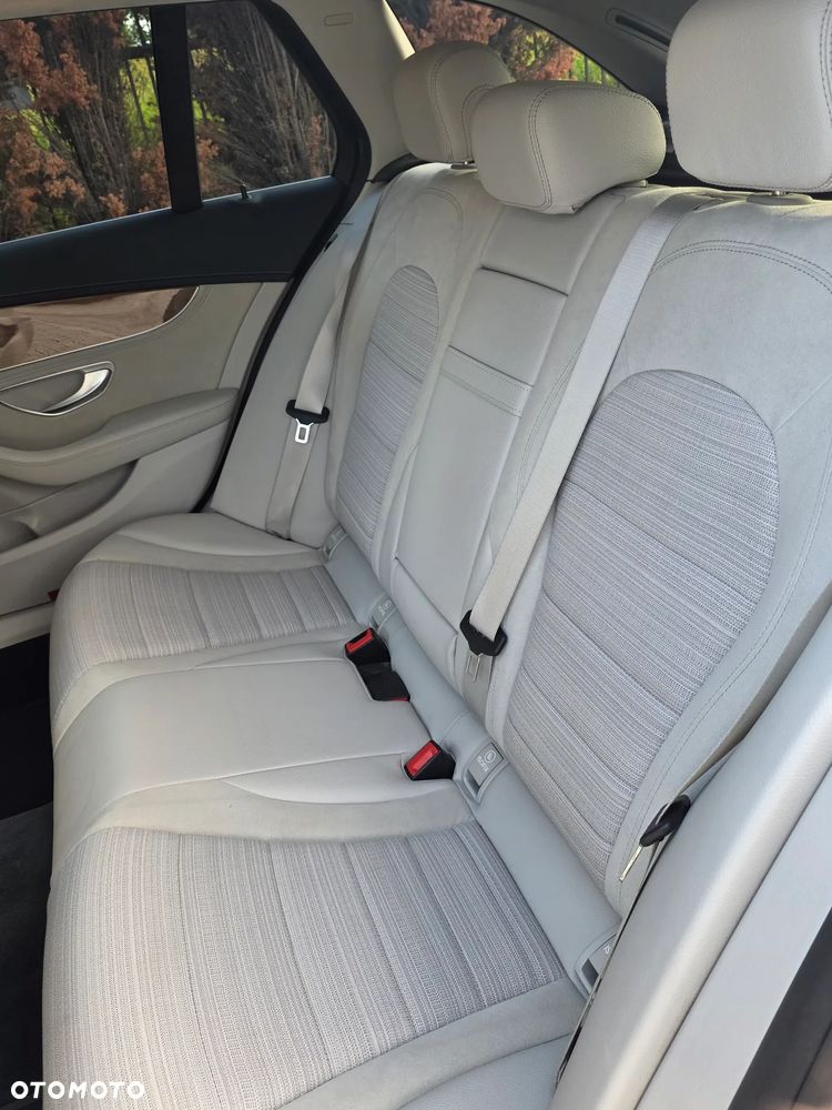 Mercedes-Benz Klasa C 200 7G-TRONIC Exclusive - 11