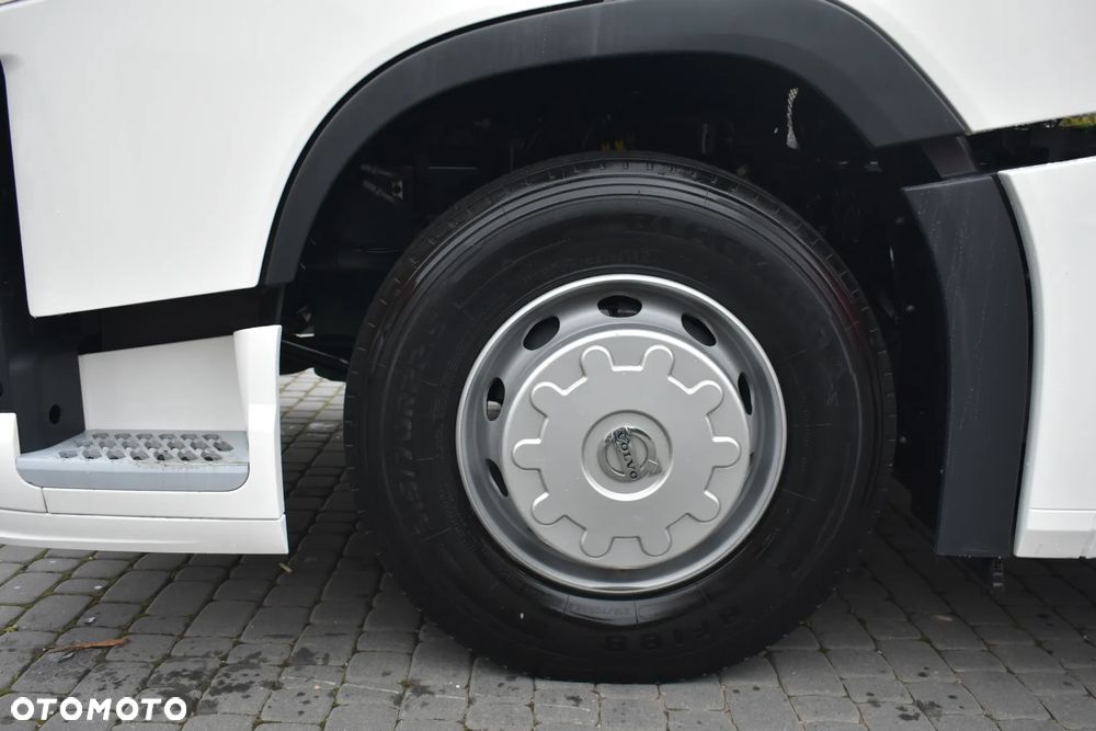 Volvo FH 460 XL // ZABUDOWY MIĘDZYOSIOWE //FULL LED // NOWE OPONY // NAVI // - 21