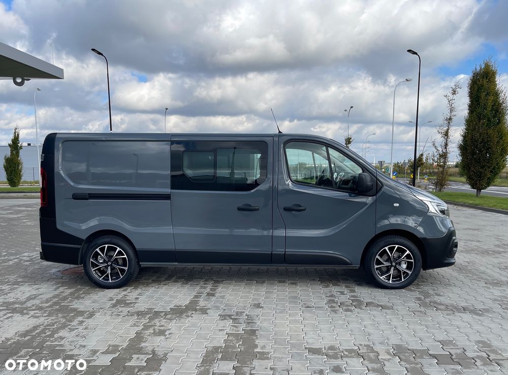 Renault Trafic 2.0 Long BRYGADÓWKA 6 osobowy - 29