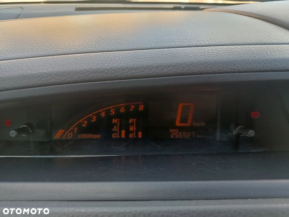 Suzuki Liana 1.6 - 9