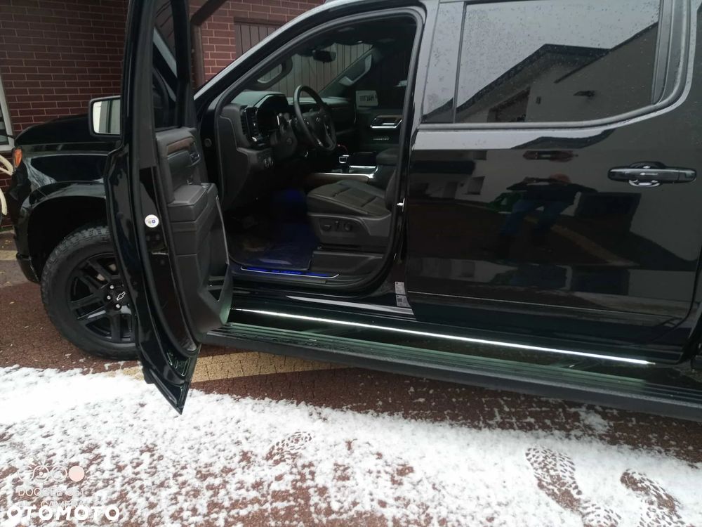 Chevrolet Silverado - 3