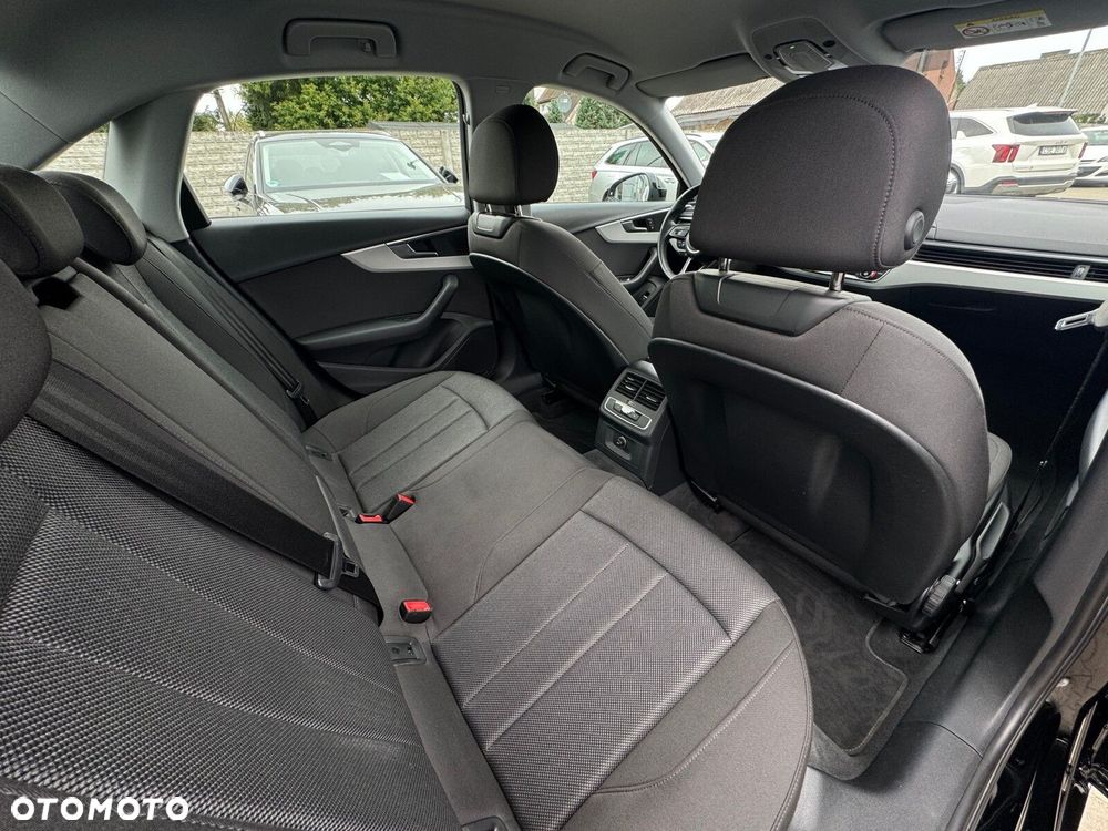 Audi A4 Limousine - 16