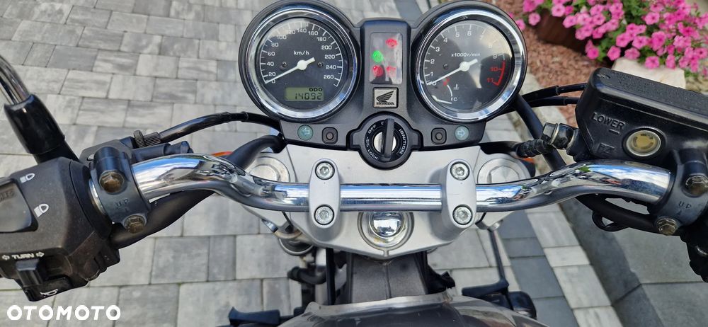 Honda CB - 8