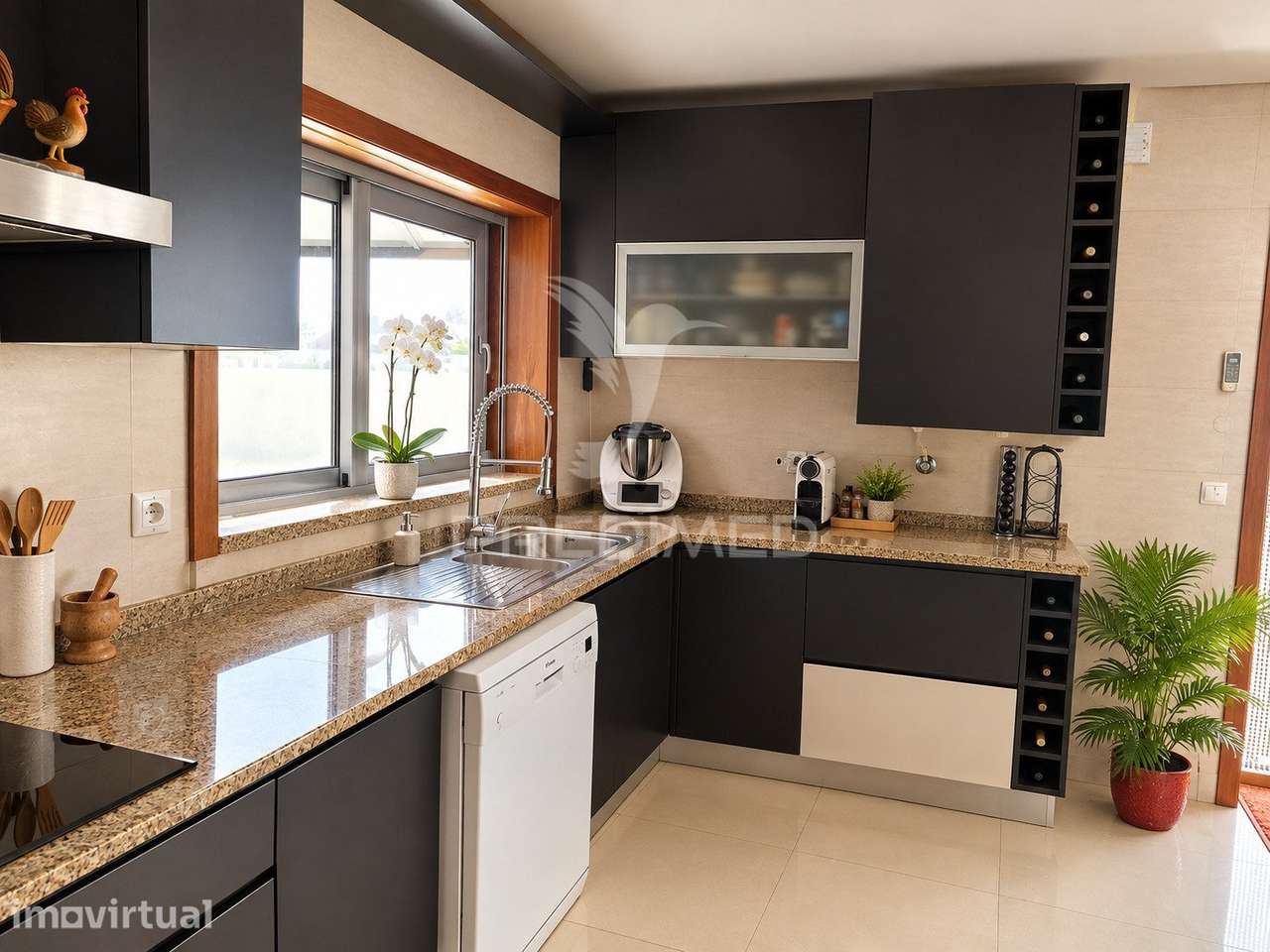 Moradia T3 com Sótão Habitável, Garagem para 3 Carros e Pátio com C... - Grande imagem: 2/16