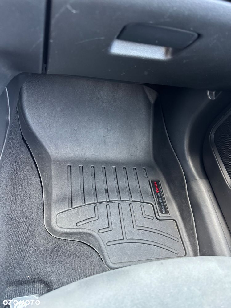 Mitsubishi Outlander - 23