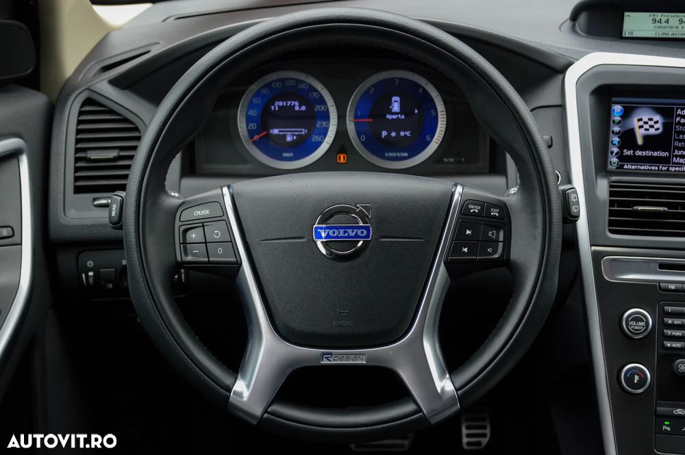 Volvo XC 60 D5 AWD Aut. RDesign - 27