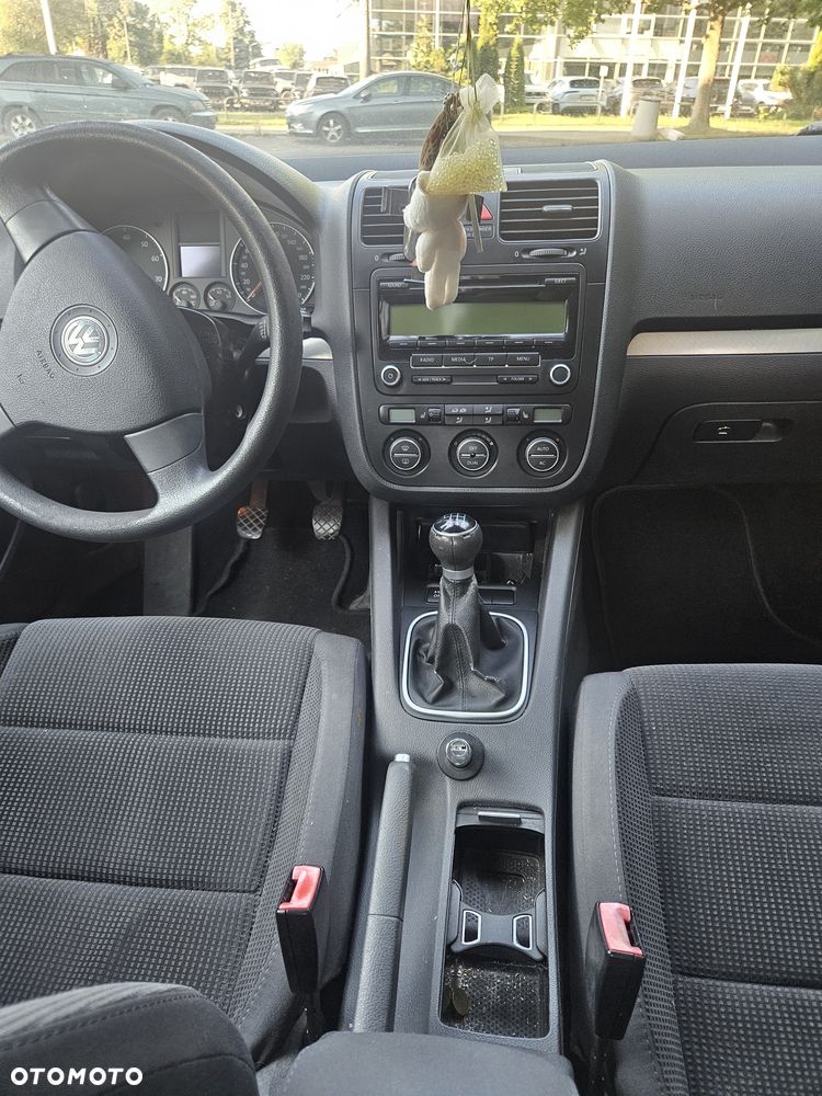 Volkswagen Jetta - 6