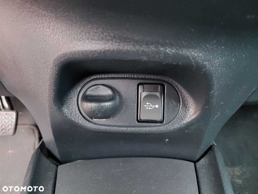 Toyota Yaris 1.0 VVT-i - 24