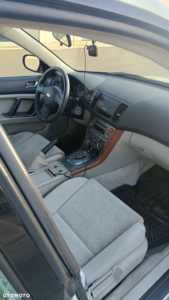 Subaru Legacy 2.5i AT - 11