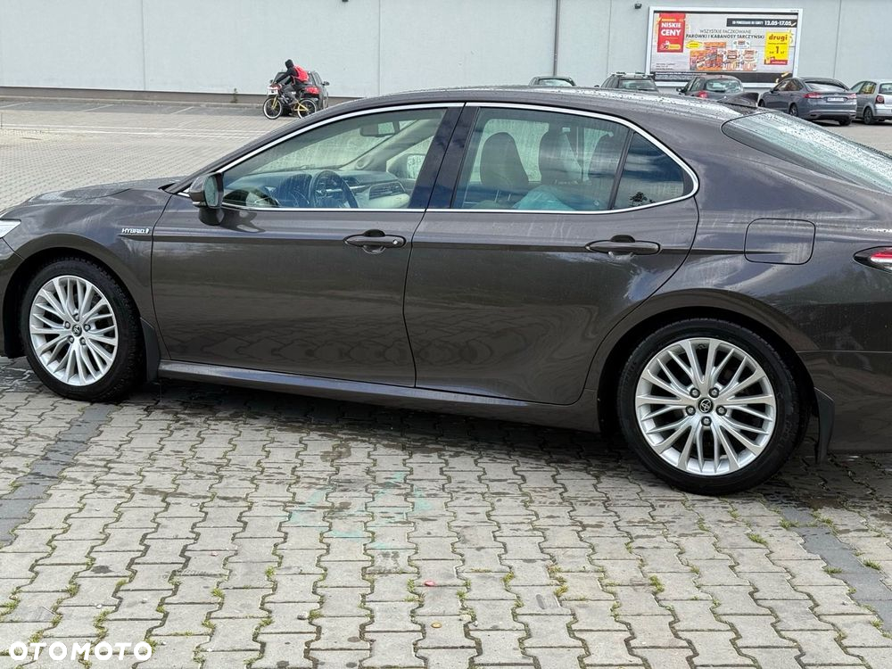 Toyota Camry 2.5 Hybrid Executive CVT - 3