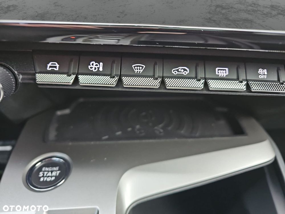 Peugeot 408 - 17