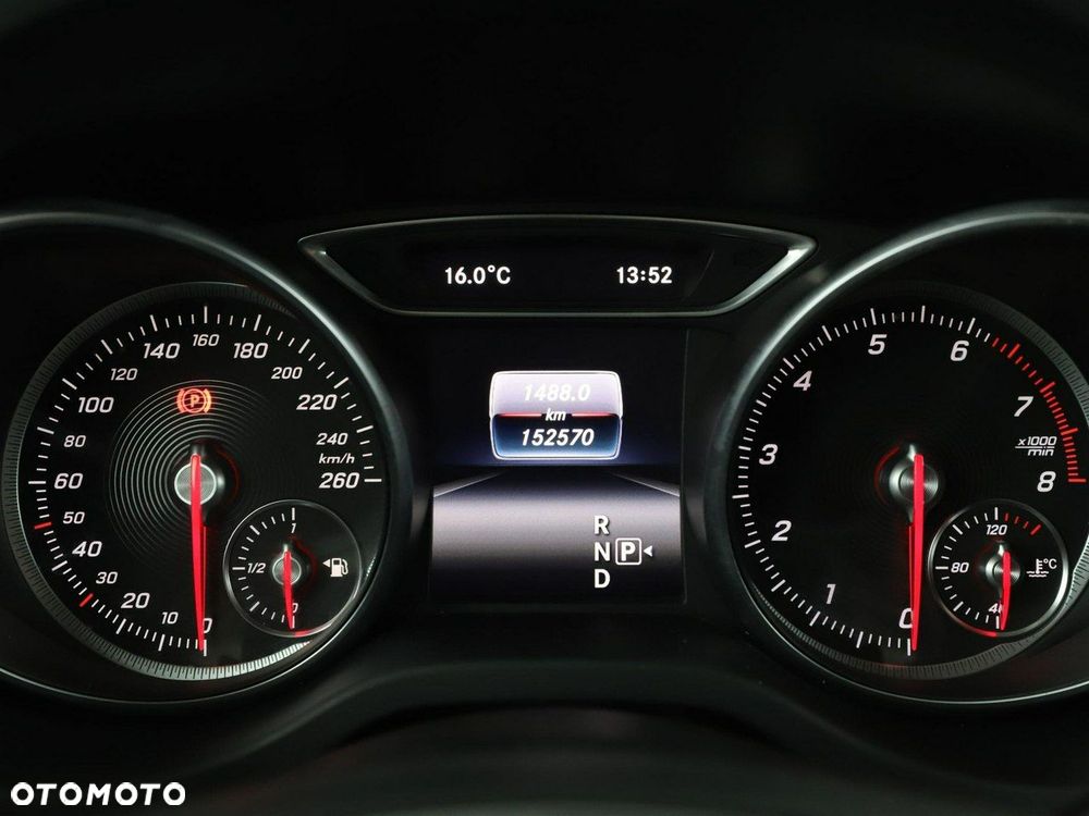 Mercedes-Benz CLA 180 7G-DCT Urban - 23