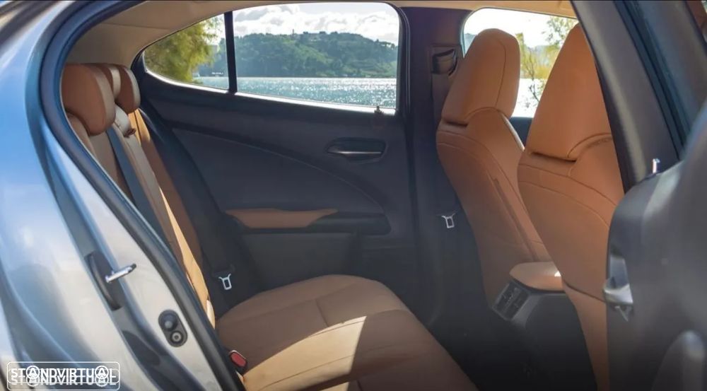 Lexus UX 250h Premium - 3
