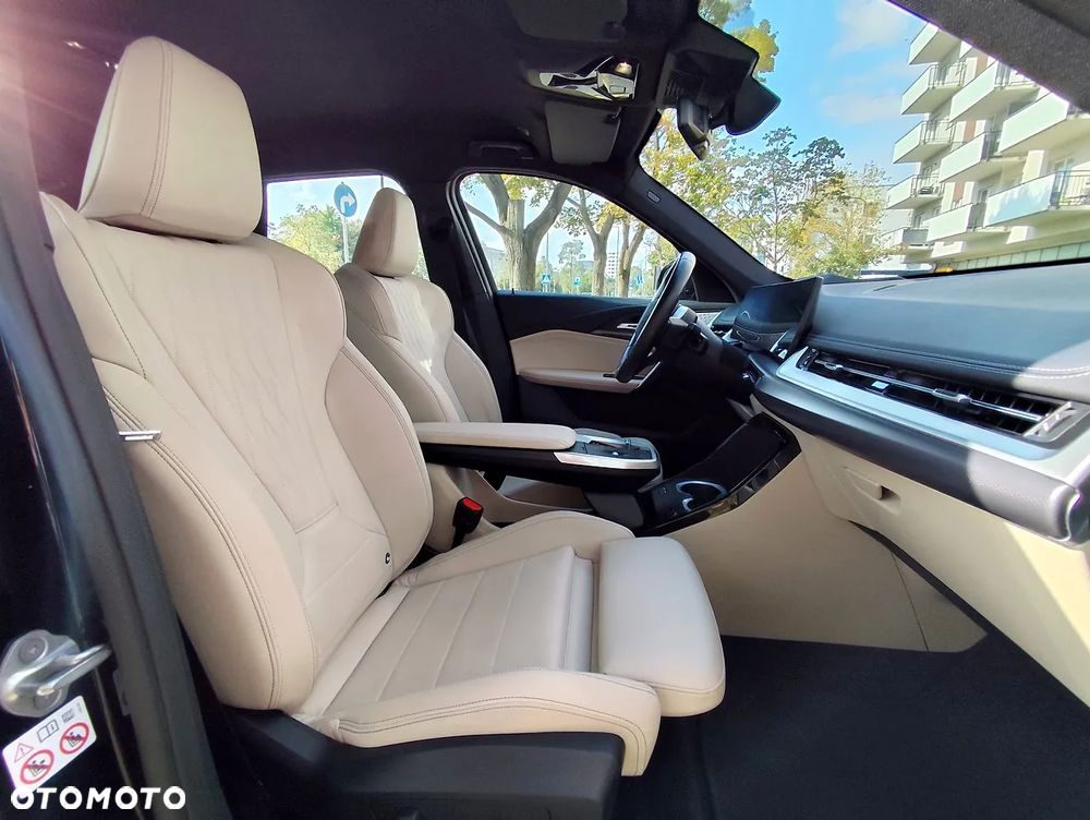 BMW iX1 xDrive30 66.5kWh M Sport - 10