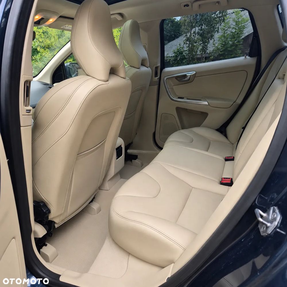 Volvo XC 60 D4 Drive-E Momentum - 23