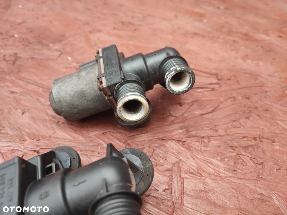 BMW E46 / E39 / E52 / E83 ORYGINALNY ZAWÓR WODNY / ELEKTROZAWÓR NAGRZEWNICY O NR. 64 11 8 369 805 OEM SPRAWNY W 100% - 13