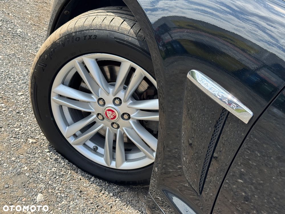 Jaguar XF 2.2 D Premium Luxury - 31