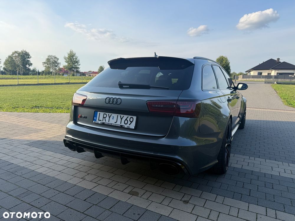 Audi RS6 Avant Standard - 4