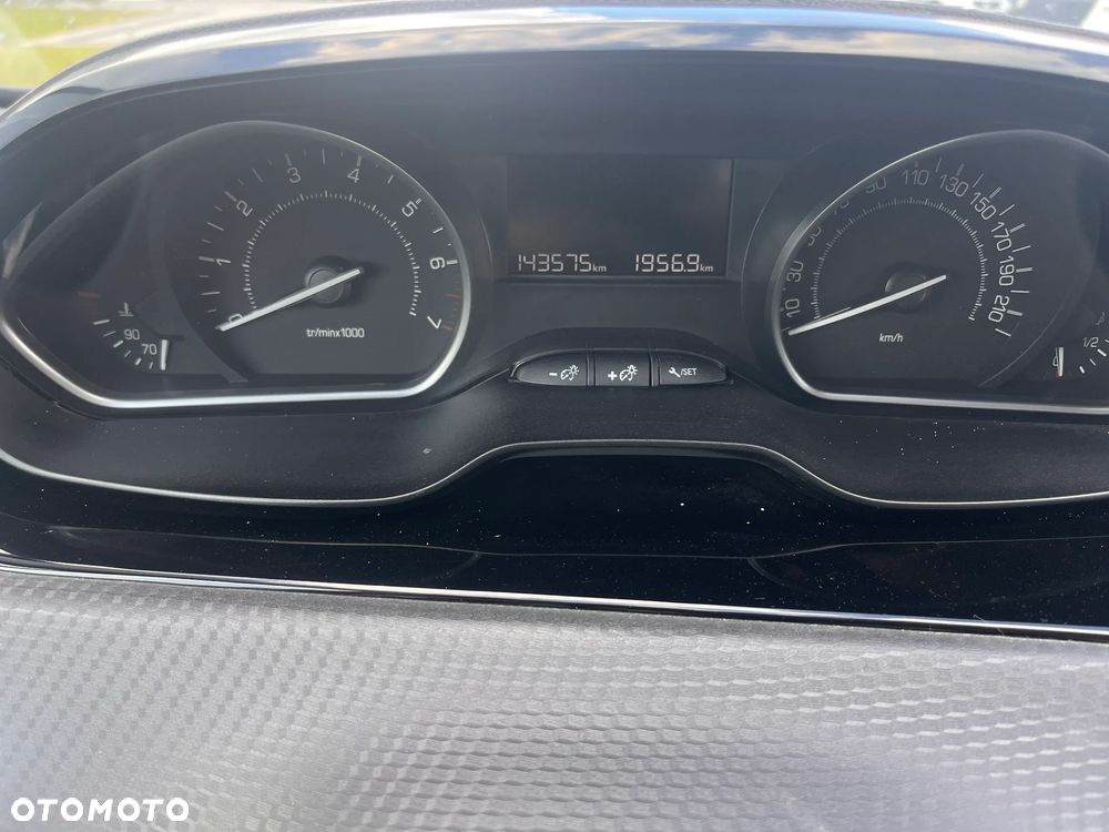 Peugeot 208 PureTech 82 Start & Stop Style - 21