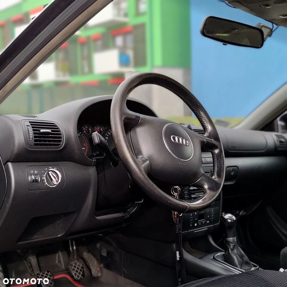 Audi A3 3-drzwiowe 1.9 TDI Attraction - 11