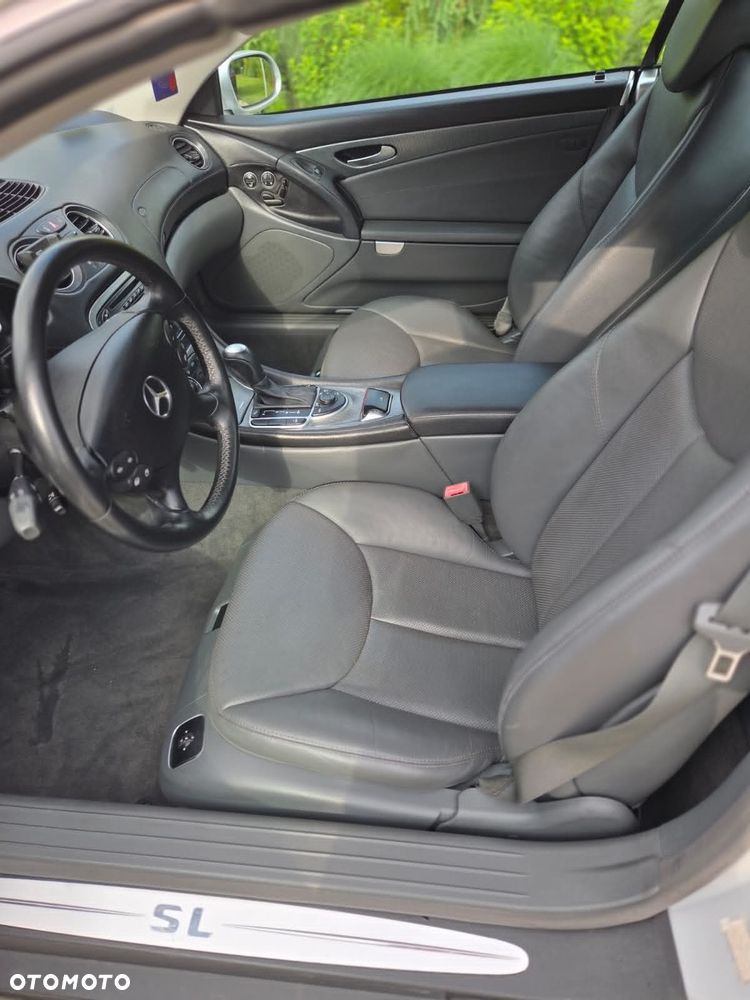 Mercedes-Benz SL - 13