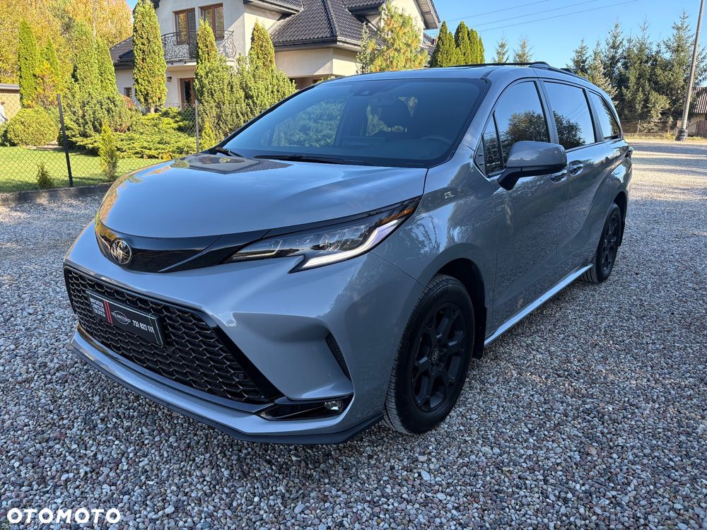 Toyota Sienna - 8