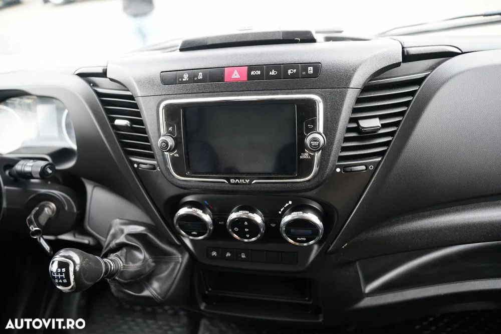 Iveco DAILY 35-160 / FURGON / AUTOUTILITARĂ / TAPIȚERIE DIN PIELE / CUTIE DE VITEZE MANUALĂ / 3 LOCURI / IMPORT - 30