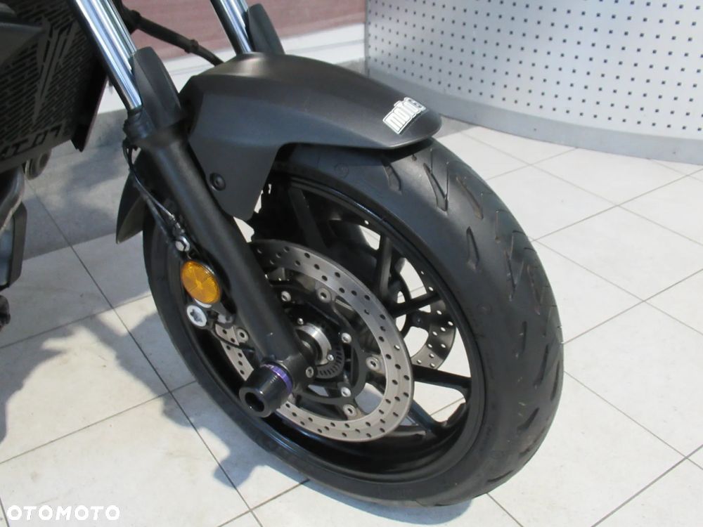 Yamaha MT - 24