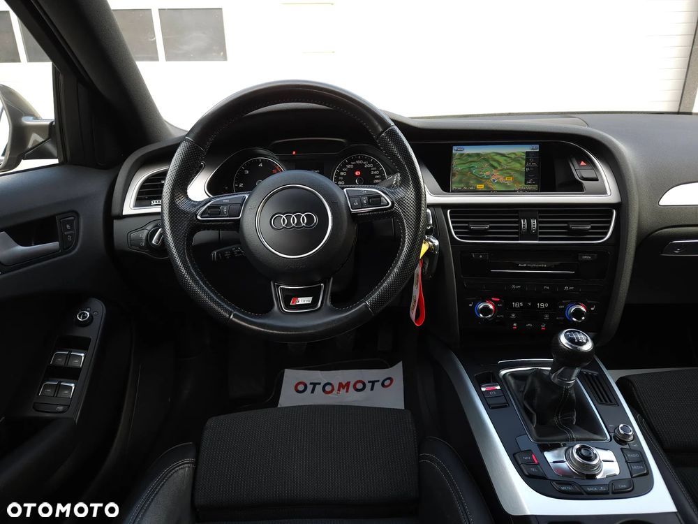 Audi A4 Avant 2.0 TDI DPF quattro S line Sportpaket - 24