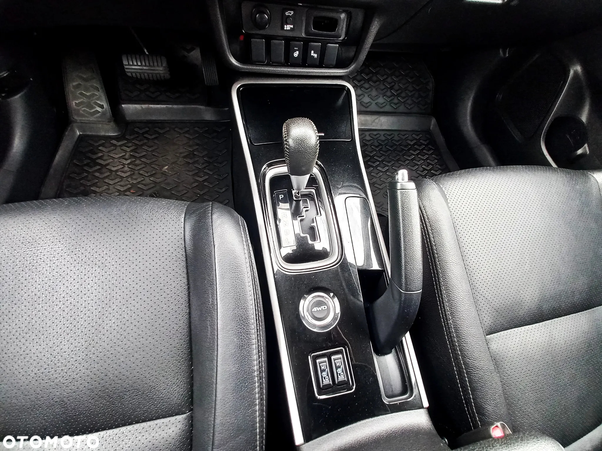 Mitsubishi Outlander 2.0 Intense + Navi 4WD CVT - 20