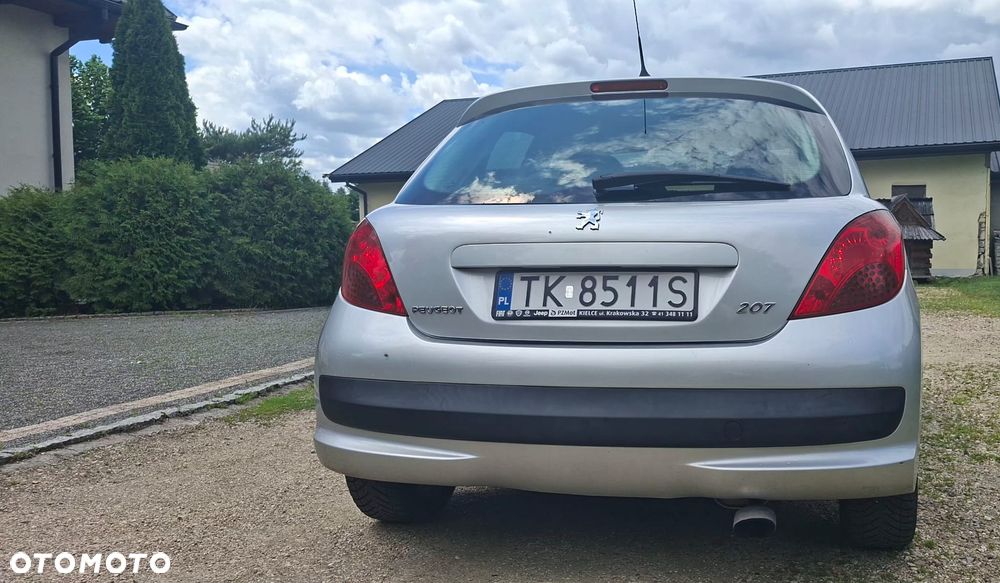 Peugeot 207 1.4 - 8