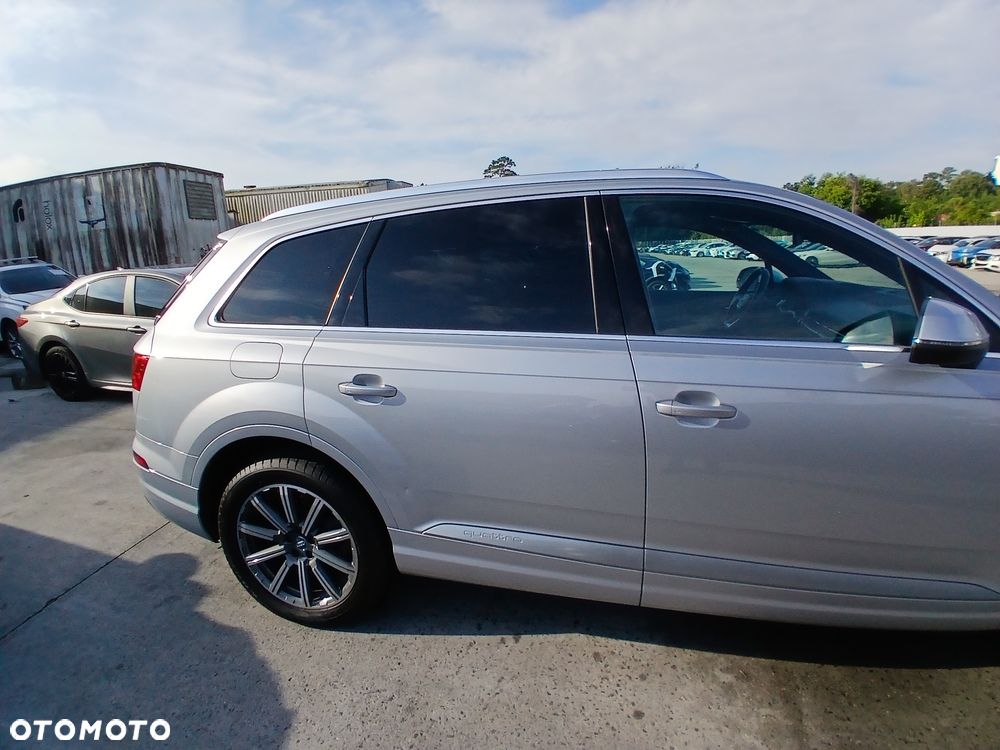 Audi Q7 - 8