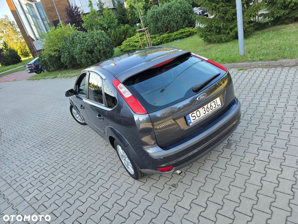 Ford Focus 1.6 Ambiente - 21