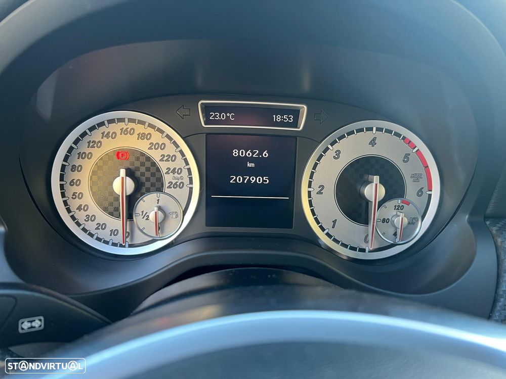 Mercedes-Benz A 180 CDI BE AMG Line - 17