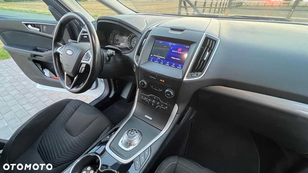 Ford S-Max - 24