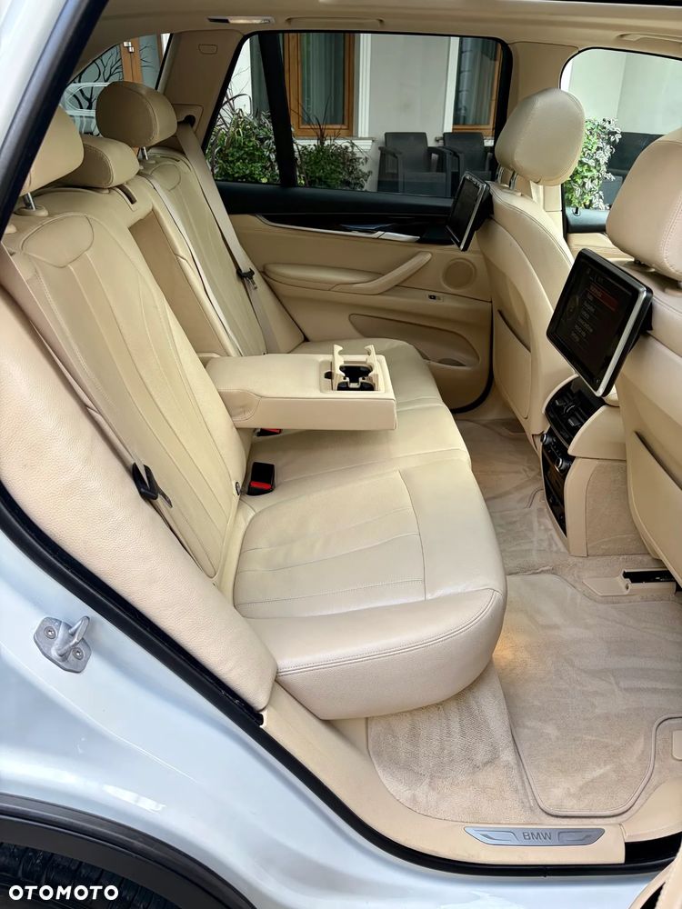BMW X5 xDrive35i Edition Exclusive - 26