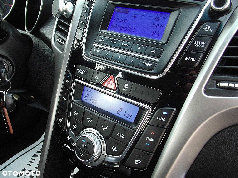 Hyundai i30 1.6 CRDi Fifa World Cup Edition - 16