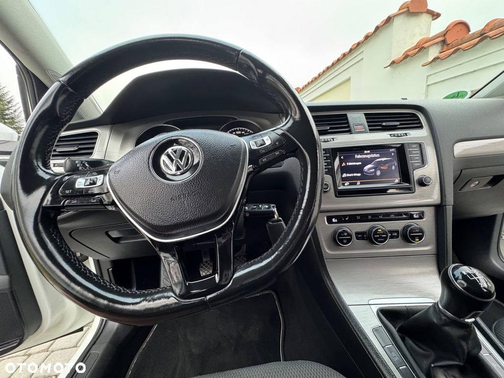 Volkswagen Golf - 21