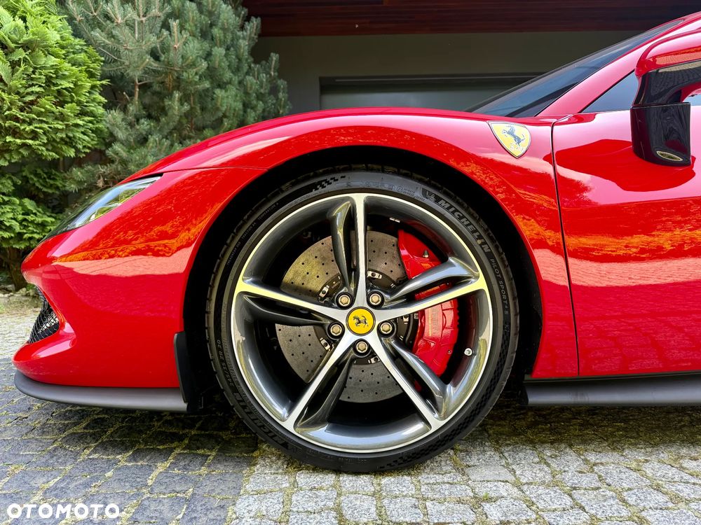 Ferrari 296 GTS - 11