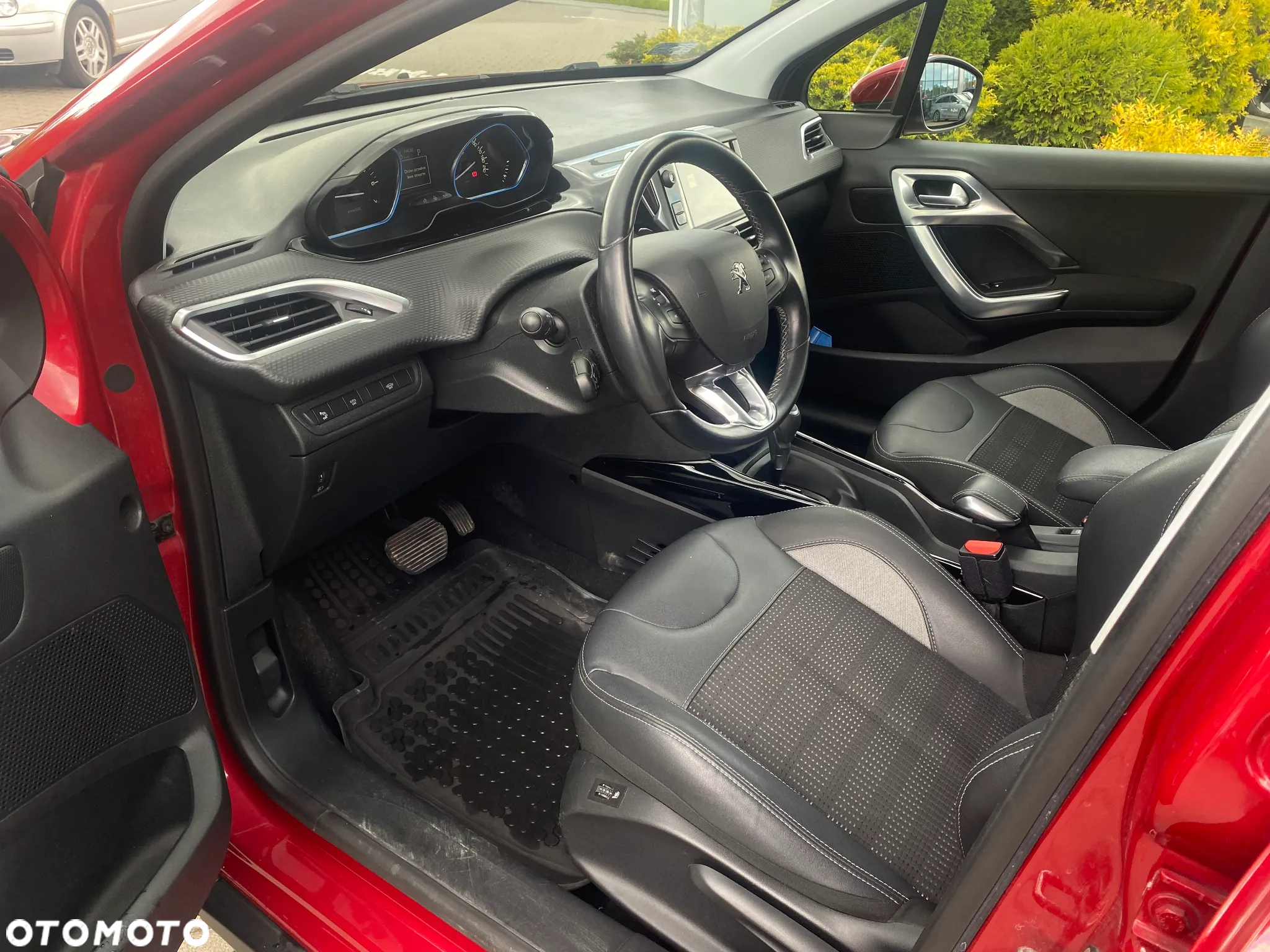 Peugeot 2008 1.2 Pure Tech Allure S&S EAT6 - 10