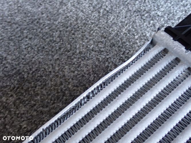 BMW G11 G12 7 G30 G31 5 intercooler - 8