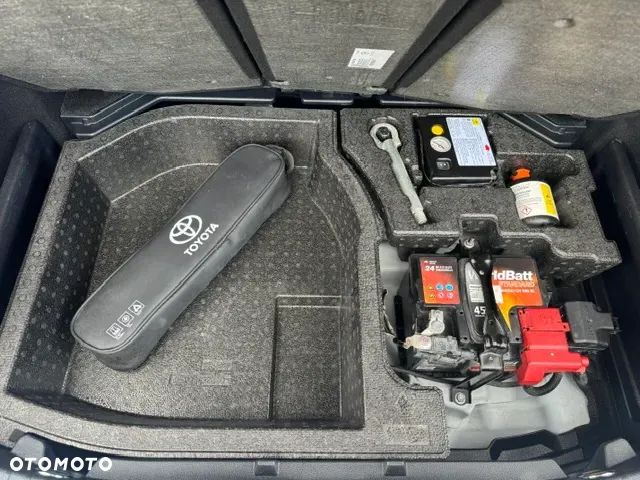 Toyota Corolla - 25