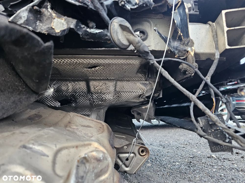 Audi A6 Avant 40 TDI quattro S tronic - 16